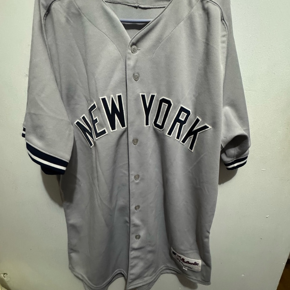 2004 authentic Derek jeter away jersey